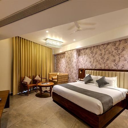 Sundex Hotel Thanjavur Buitenkant foto