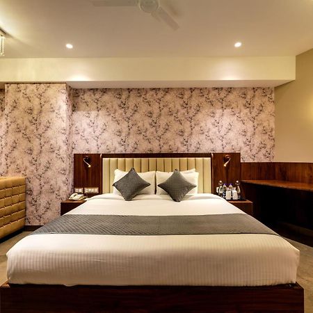 Sundex Hotel Thanjavur Buitenkant foto
