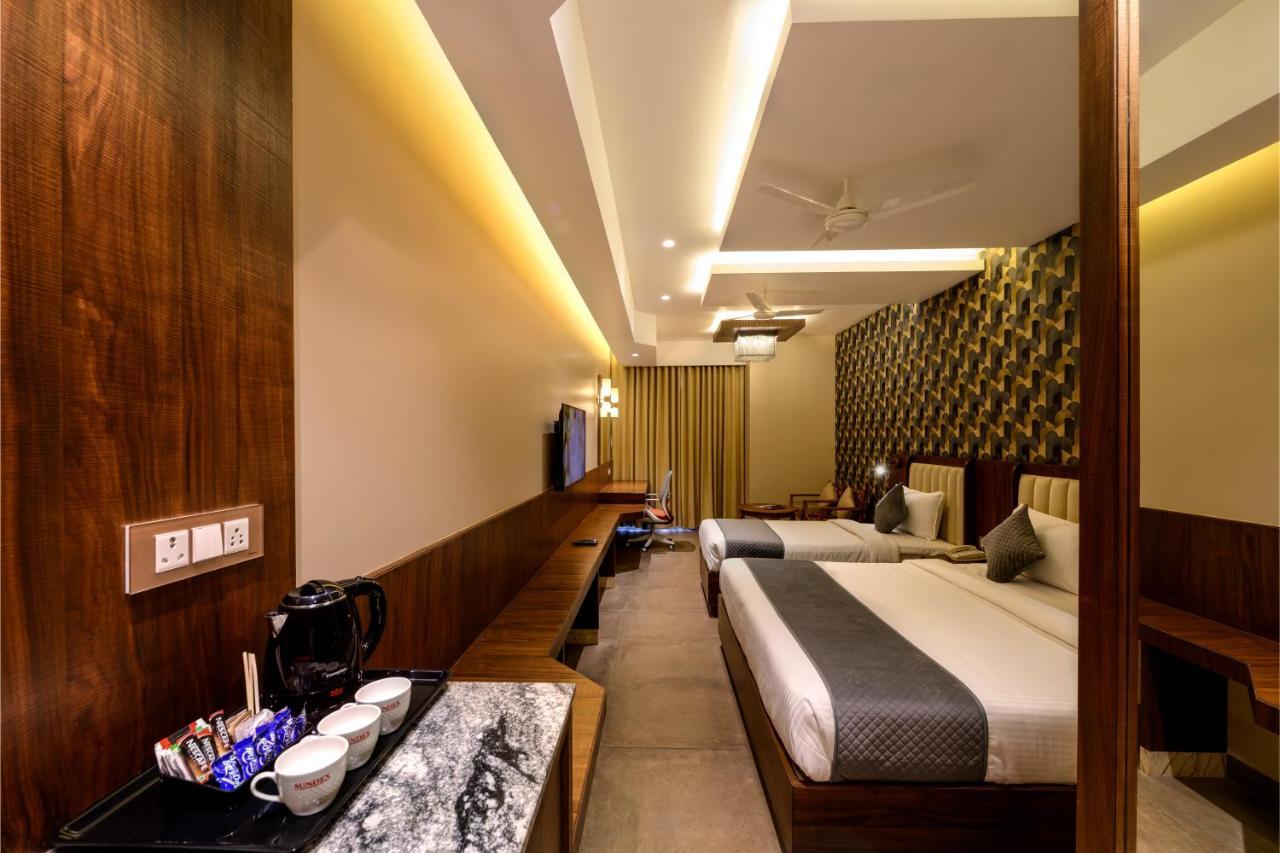 Sundex Hotel Thanjavur Buitenkant foto