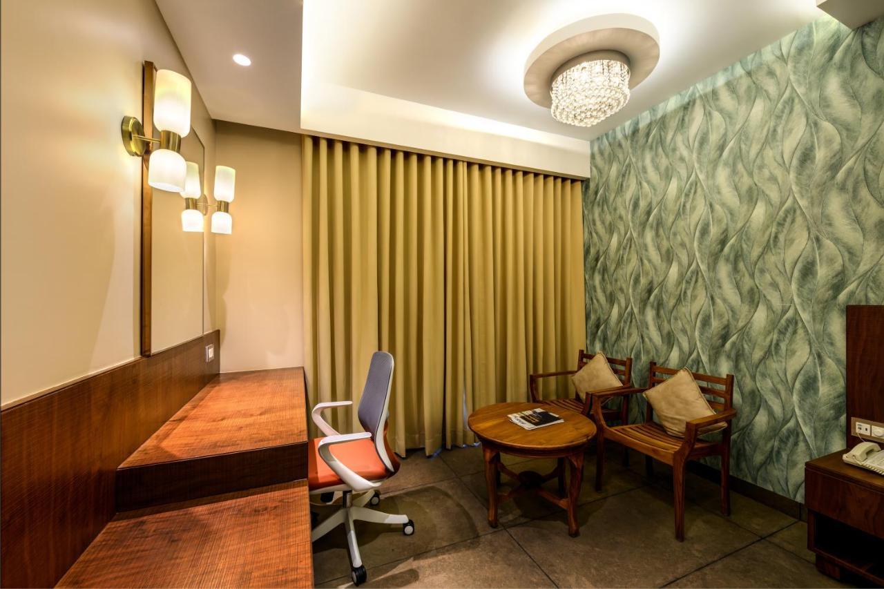 Sundex Hotel Thanjavur Buitenkant foto