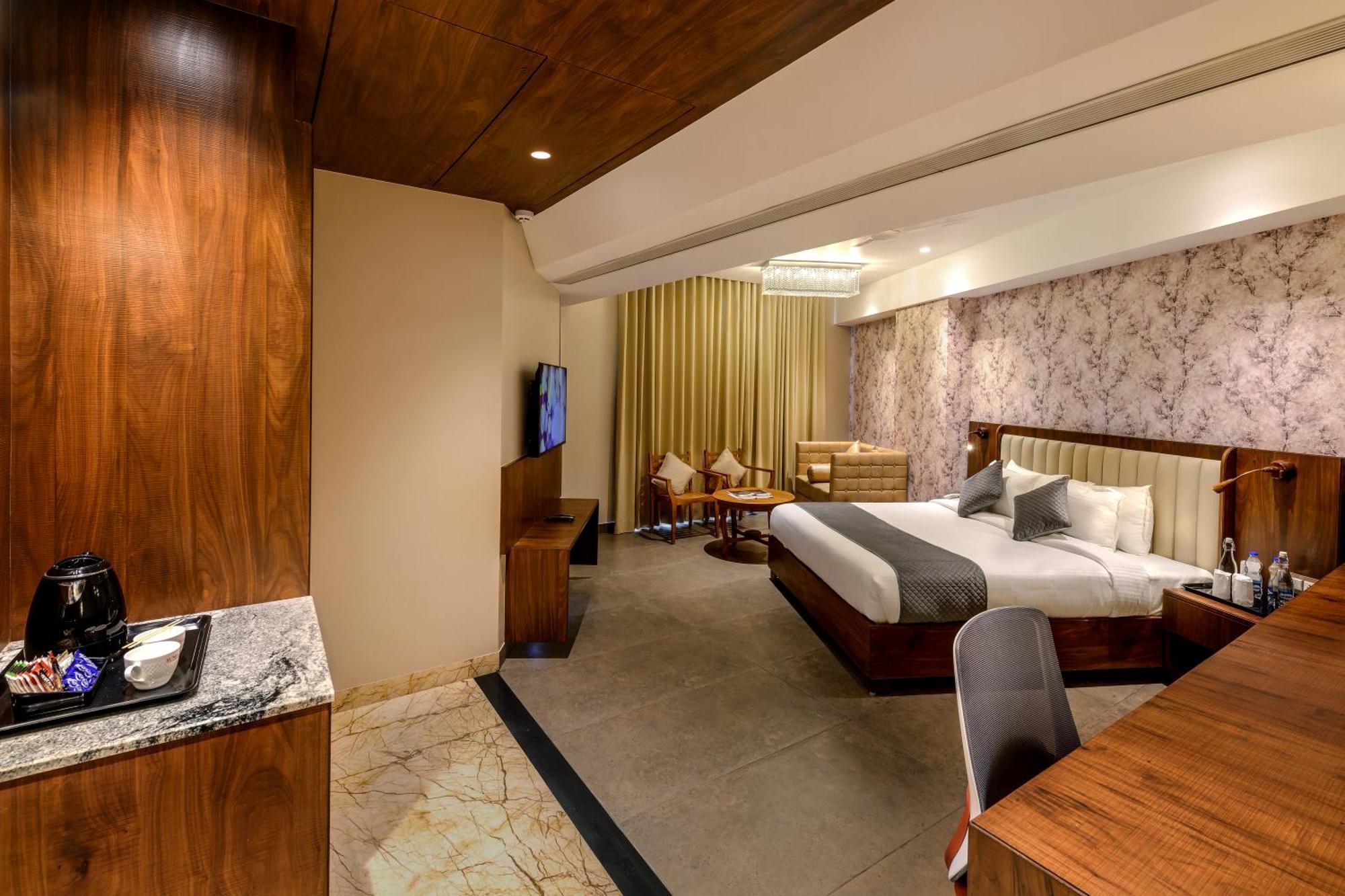 Sundex Hotel Thanjavur Buitenkant foto