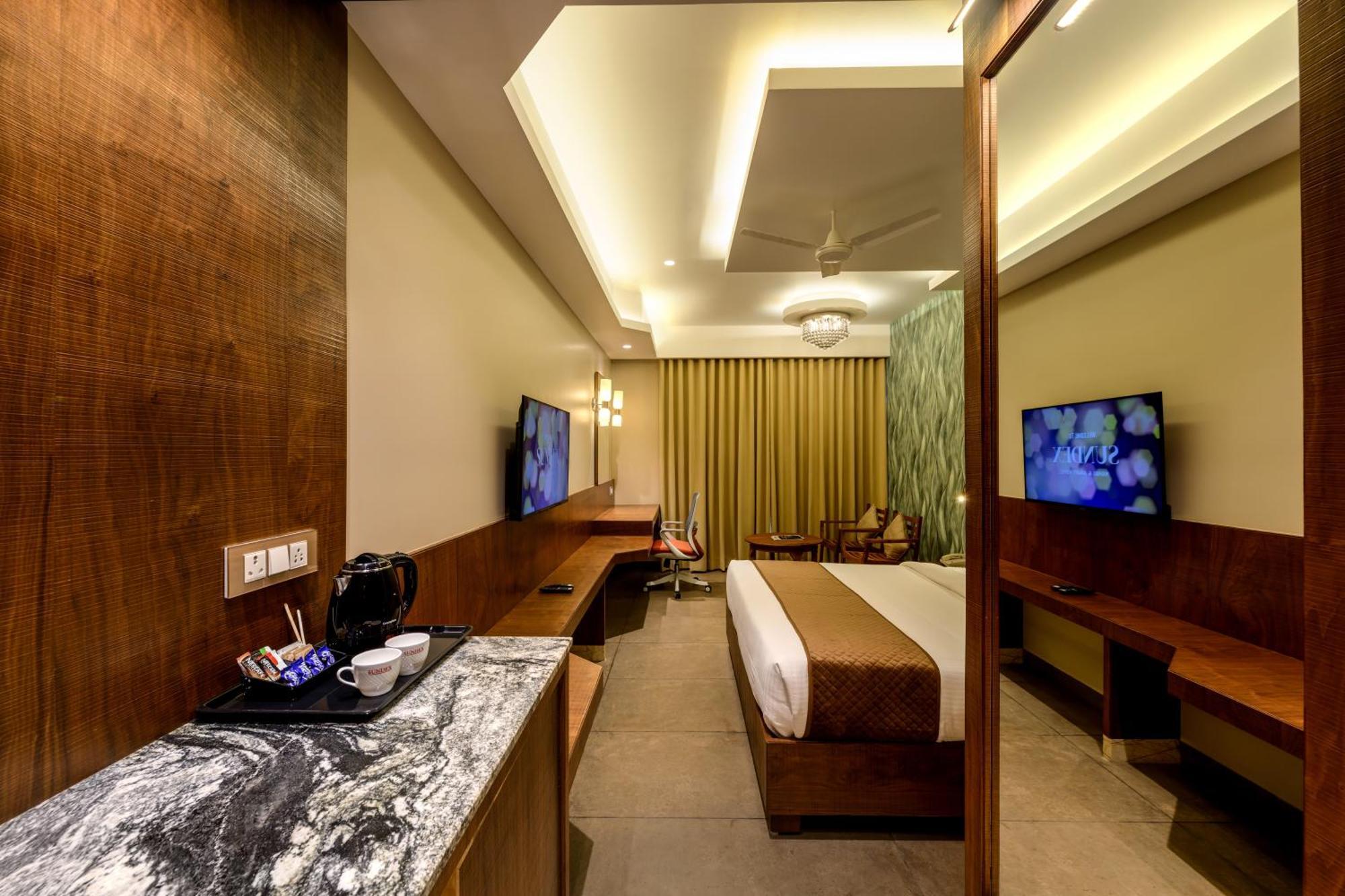 Sundex Hotel Thanjavur Buitenkant foto