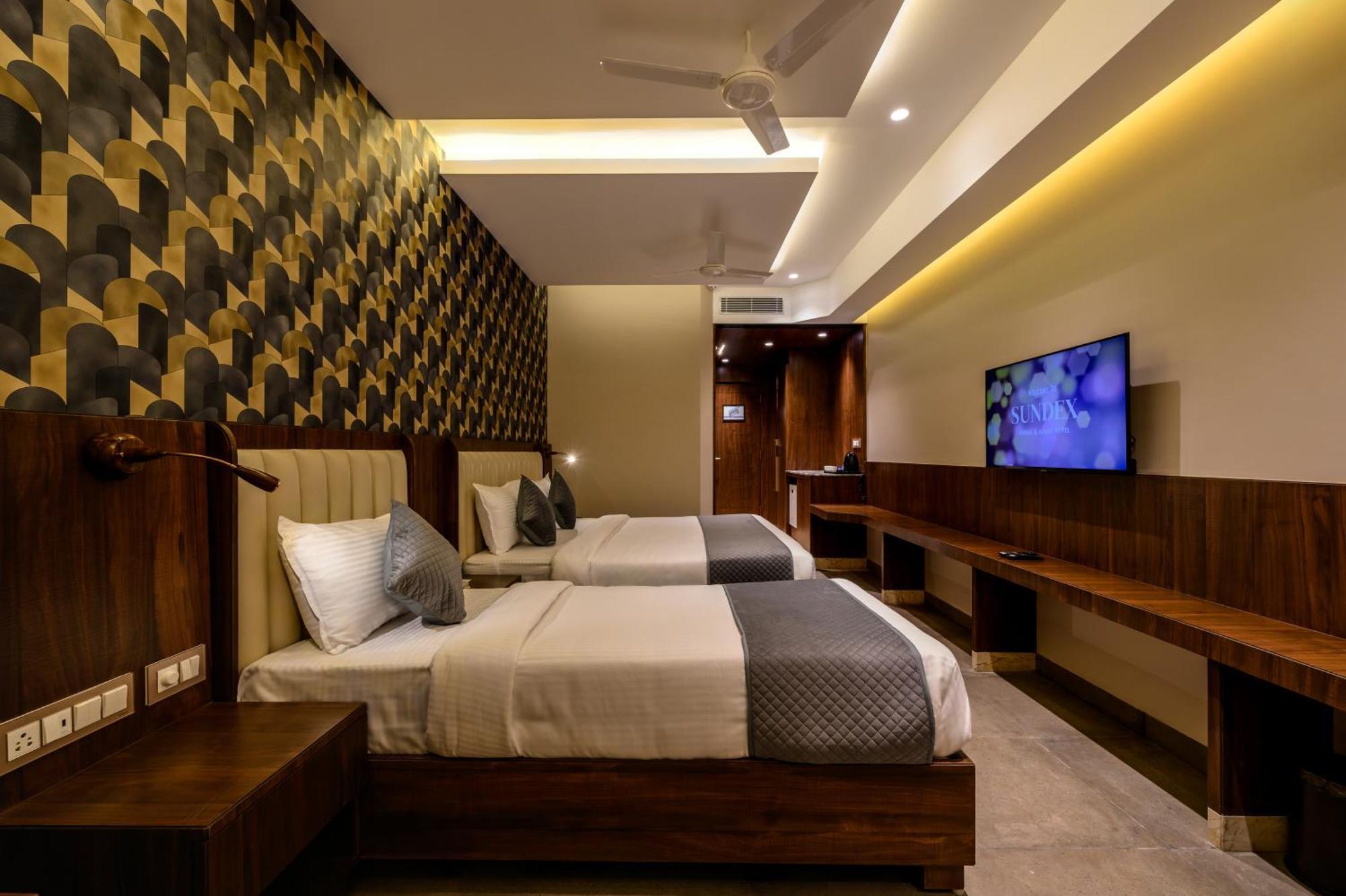 Sundex Hotel Thanjavur Buitenkant foto