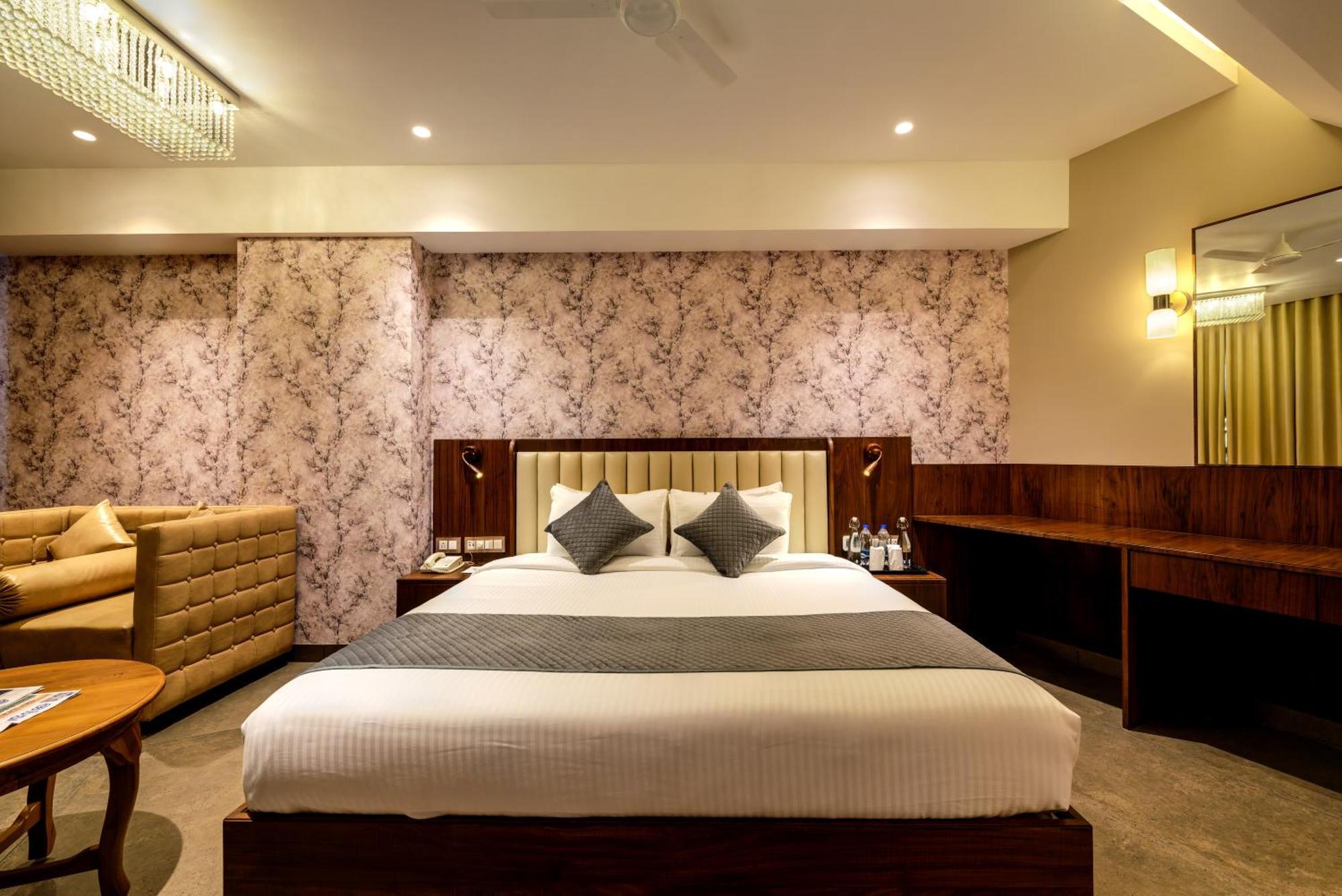 Sundex Hotel Thanjavur Buitenkant foto